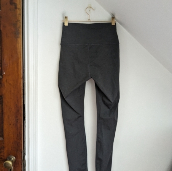 EVERLANE Perform Yoga Pilates Workout Legging Gray NEW Size M Regular - Picture 3 of 6
